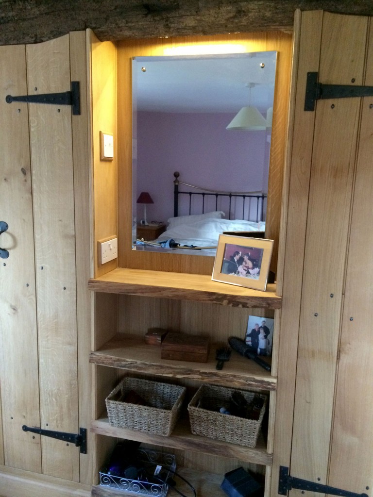 custom-fitted-wood-wardrobe-norwich