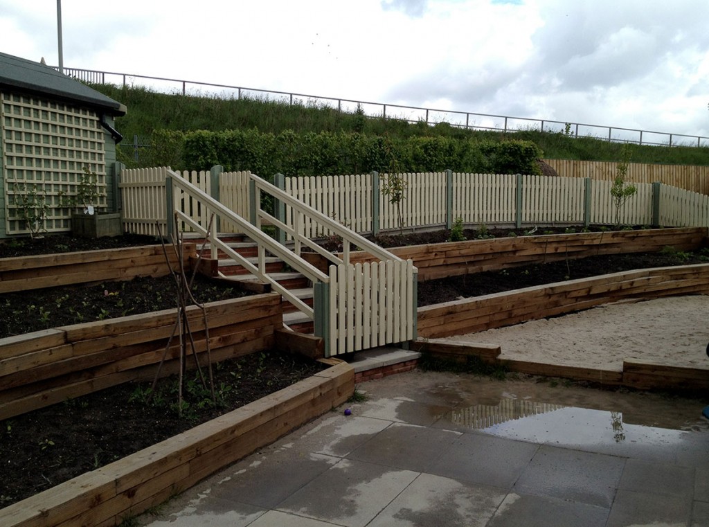 sloped-staging-and-garden-norwich