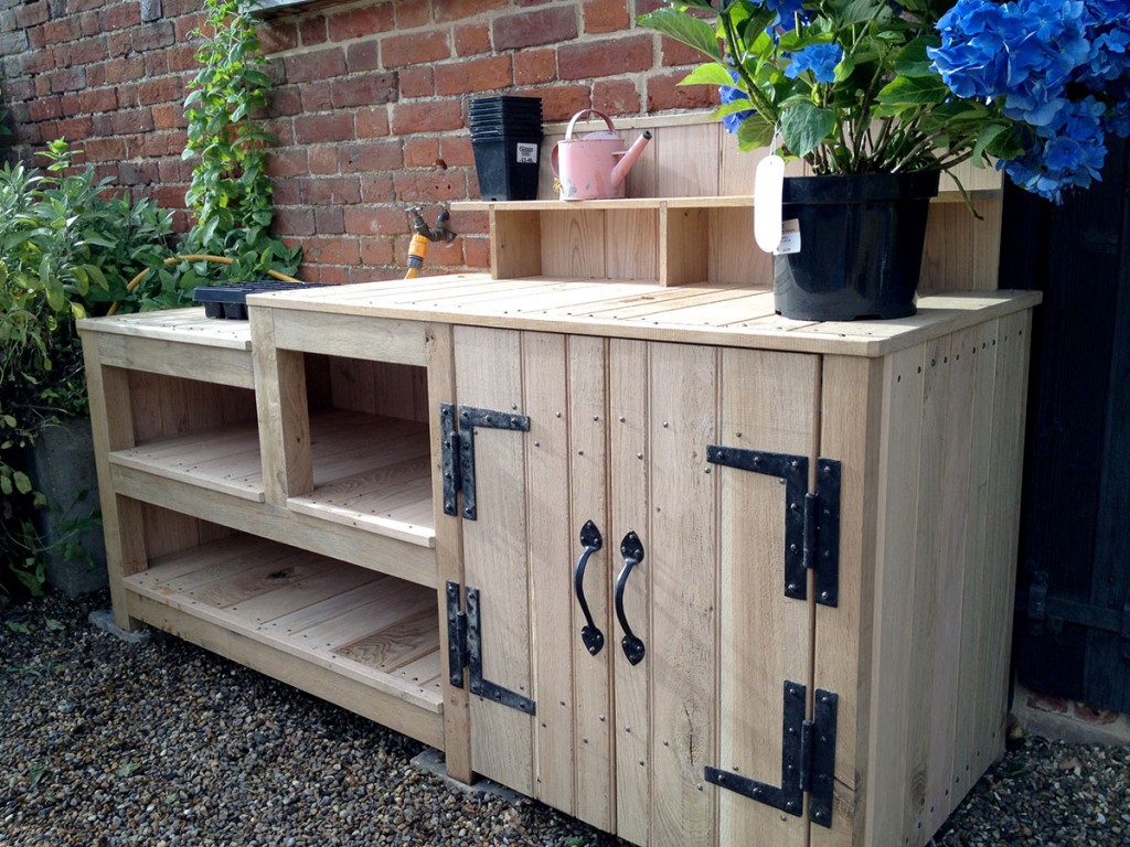 solid-wooden-potting-table-norfolk